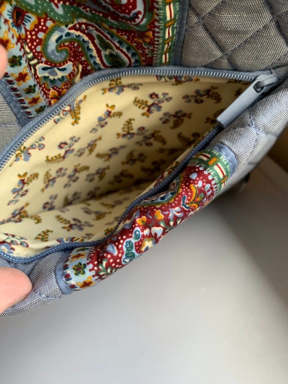 Share Vera Bradley Large Lunch bag Bunch insulated tote Chambray paisley NWT - Picture 2 of 6